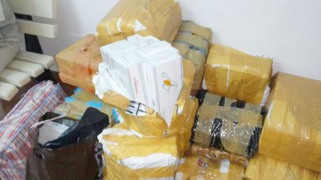 Prinşi cu ţigări de contrabandă în Piaţa Roşie
